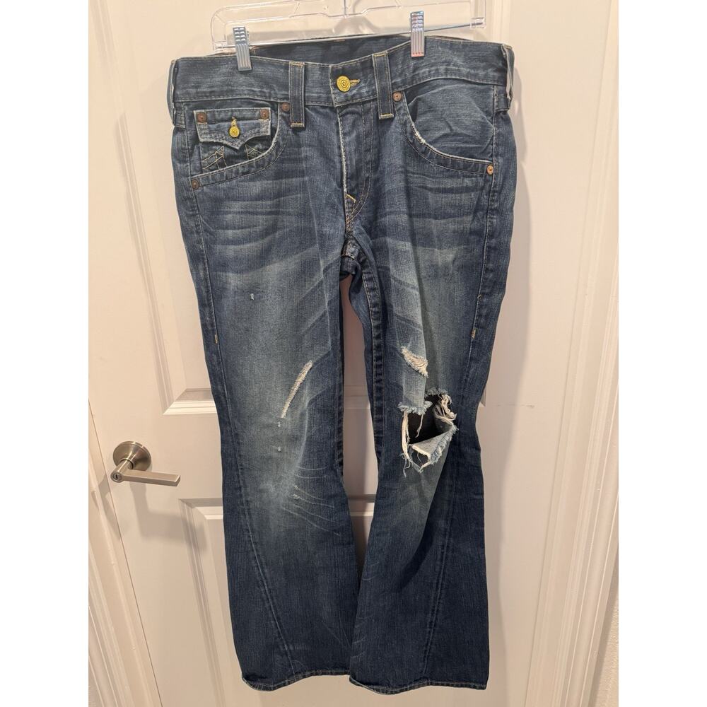 True Religion Jeans Men’s Wide Bottom Distressed Ripped Size 33
